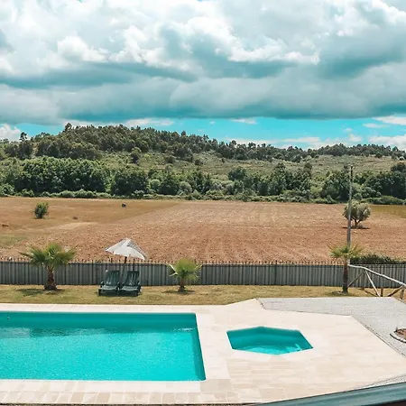 Charme Lusitano Countryside Experiences בית חווה *